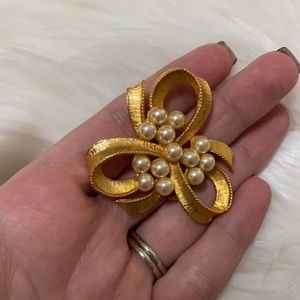 Gold 3 leaf pin with with pearls and matching earrings.